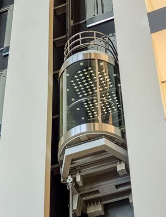 Exploring the Latest Trends in Modern Glass Elevators